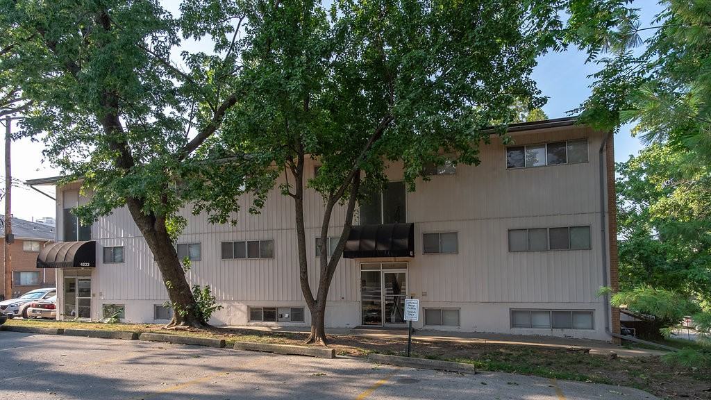 4526 Jefferson St - Photo 4 of 10