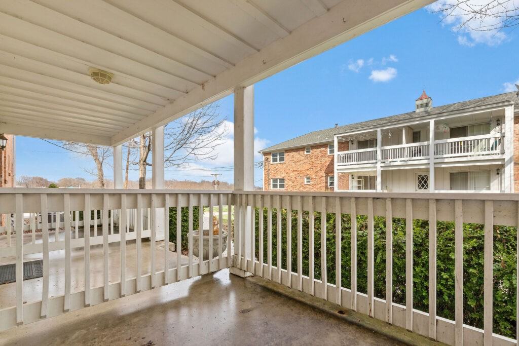 6818 W 76th St - Photo 5 of 12