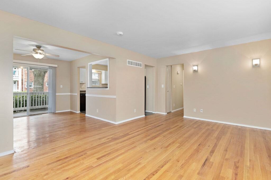 6818 W 76th St - Photo 6 of 12