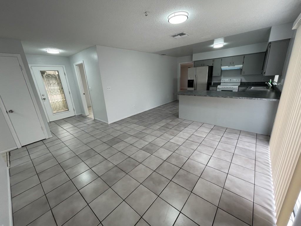 2801 Avenue U Nw #1 - Photo 7 of 17