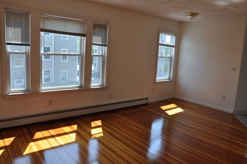 8 Pearl St #3 - Photo 2 of 6