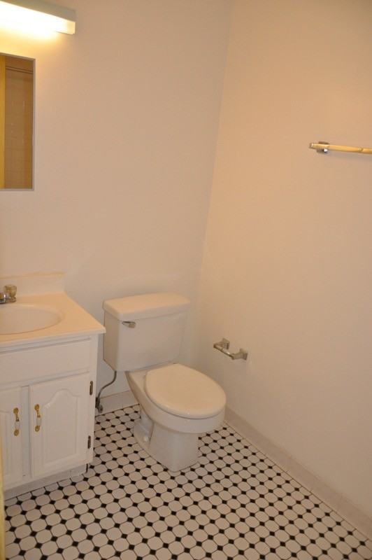 8 Pearl St #3 - Photo 5 of 6