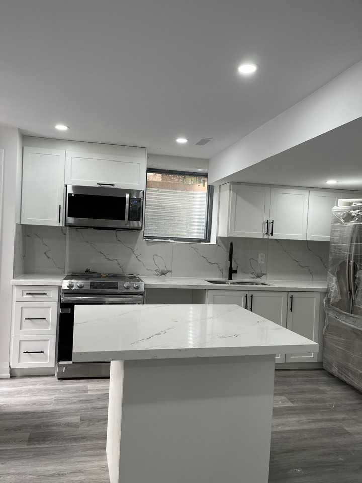 708 Savoline Boulevard Unit B - Photo 2 of 11