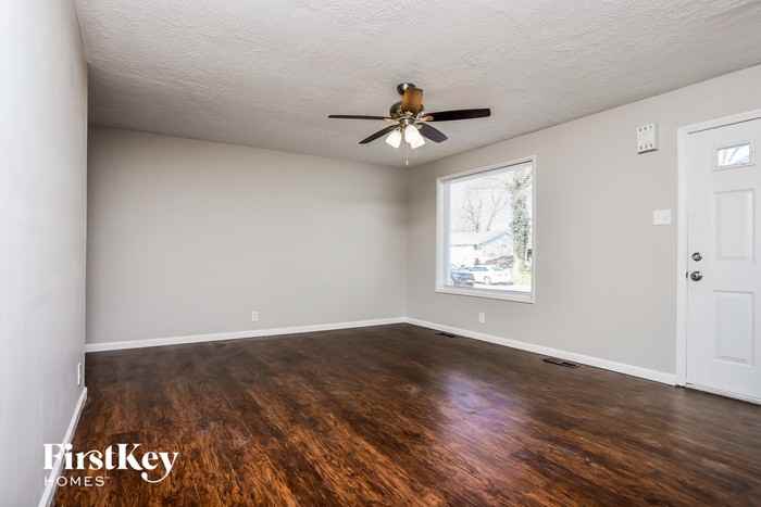 12133 Hillcrest Pl - Photo 3 of 15