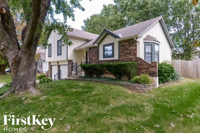 3821 Ne Ellison Dr - Photo 2 of 16