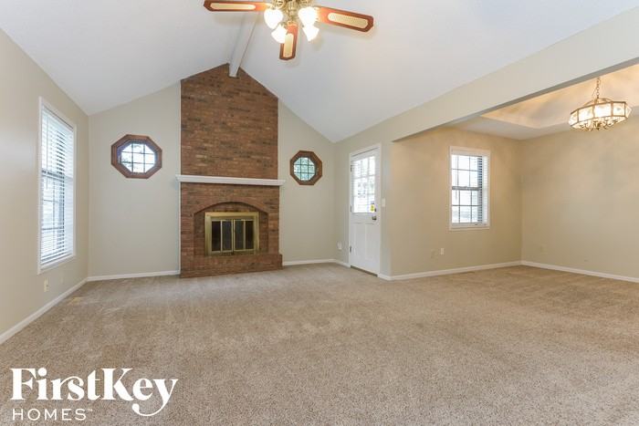 3821 Ne Ellison Dr - Photo 3 of 16