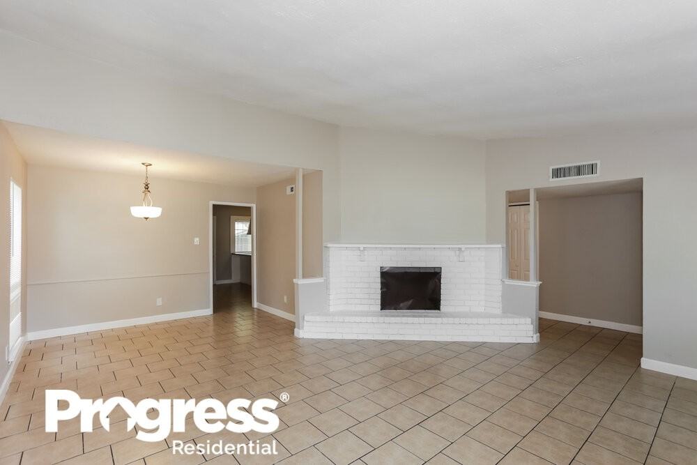 7330 Cloverglen Dr - Photo 3 of 16