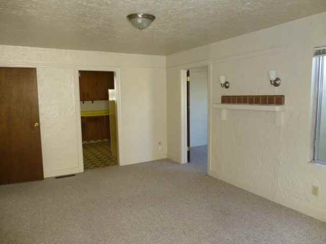 376 Watson St - Photo 2 of 6