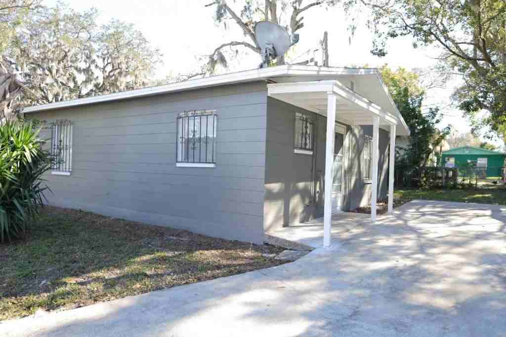 1320 N Ohio Ave - Photo 2 of 20