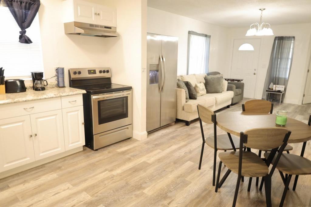 1320 N Ohio Ave - Photo 5 of 20