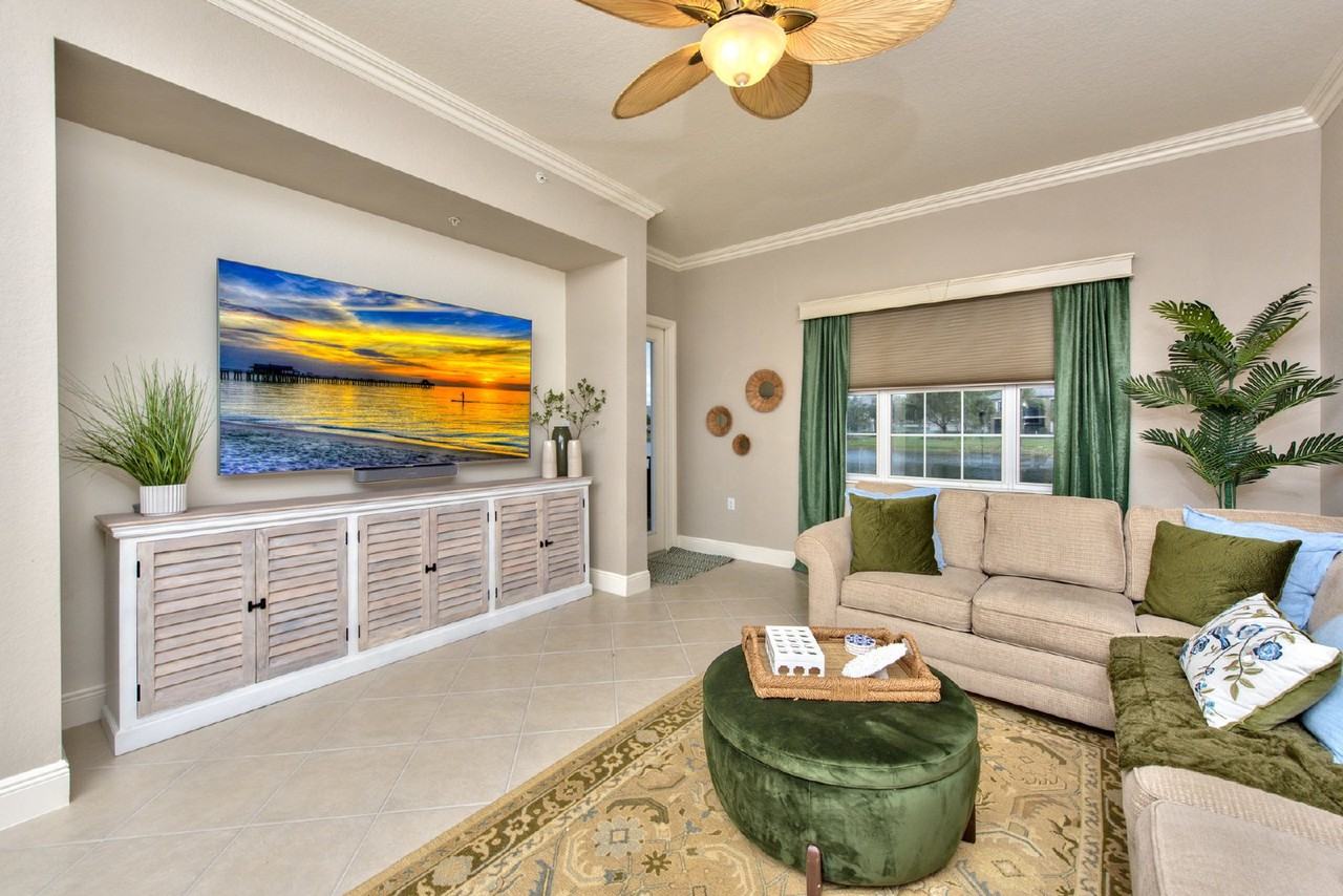 9242 Tesoro Ln - Photo 2 of 40