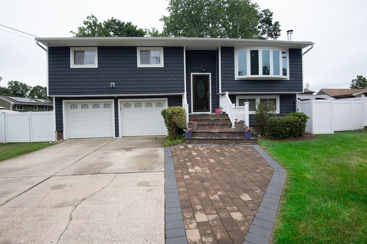 8 Howard St - Photo 2 of 17