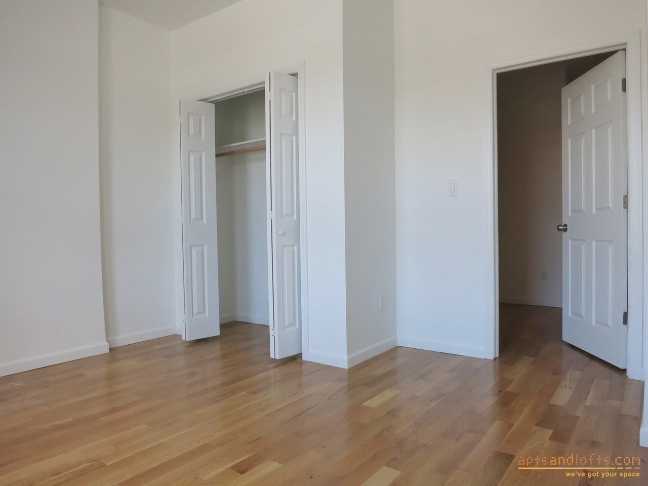 36-5 Vernon Blvd #1L - Photo 3 of 6