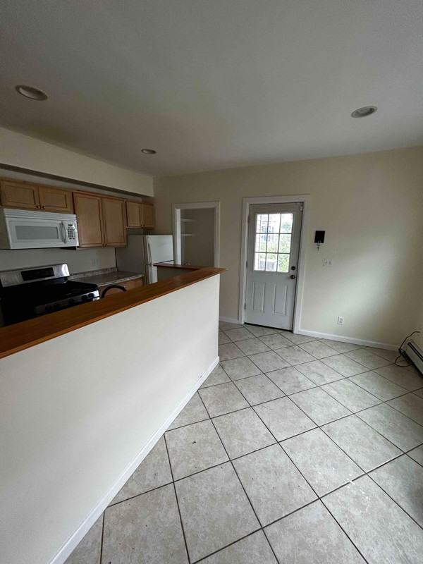 1107 N Main Ave #1107 - Photo 3 of 10