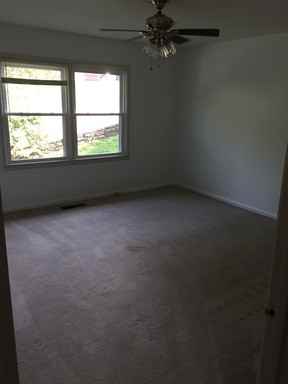 208 S Locust Ave - Photo 3 of 9