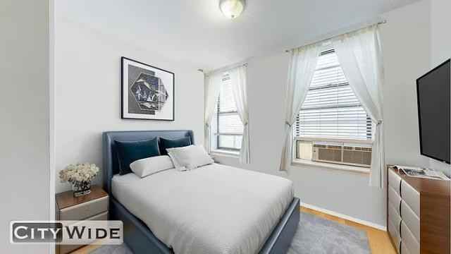 1441 York Avenue - Photo 2 of 6