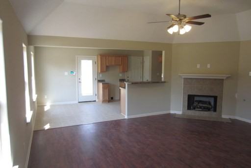 1009 Crayton Ridge Dr - Photo 2 of 5