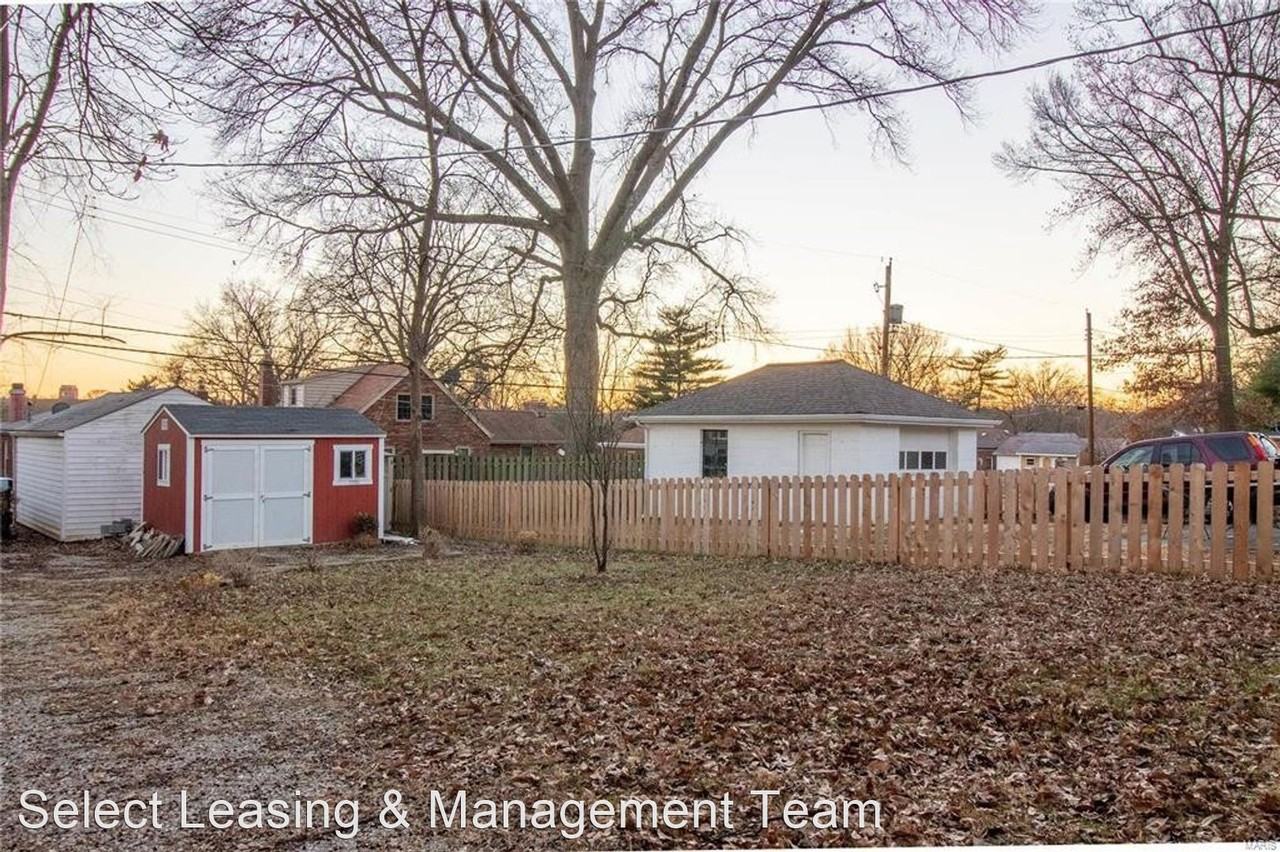 7706 Garden Ave - Photo 2 of 15