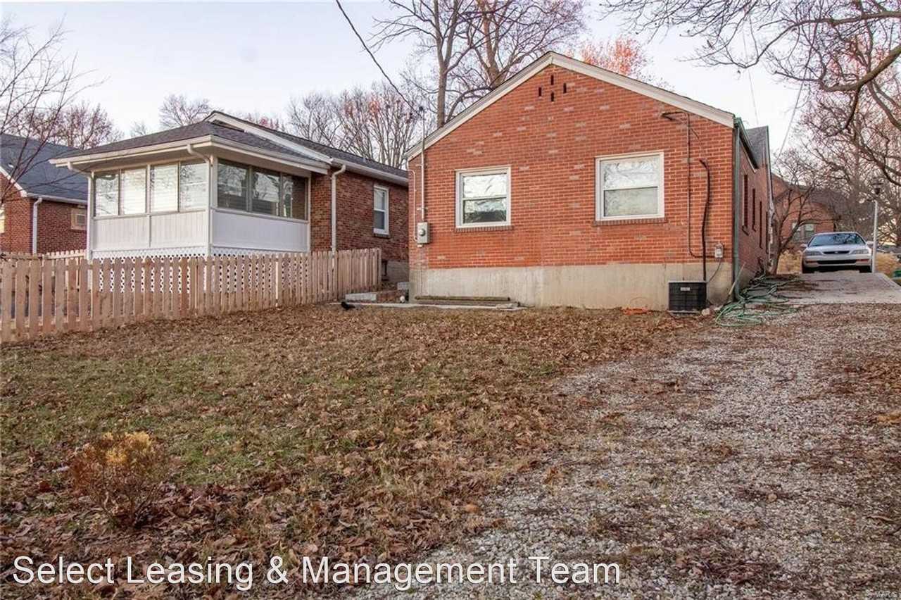 7706 Garden Ave - Photo 3 of 15