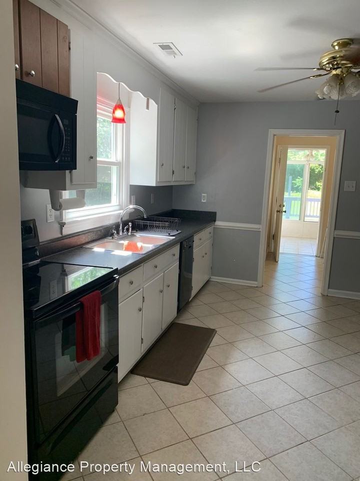 5406 Jefferson Dr - Photo 3 of 26