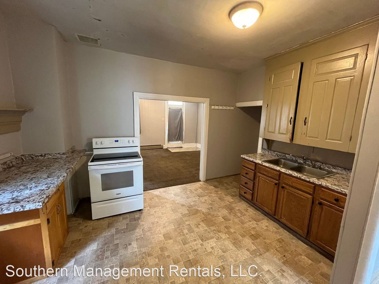 134 W Main St - Photo 2 of 8