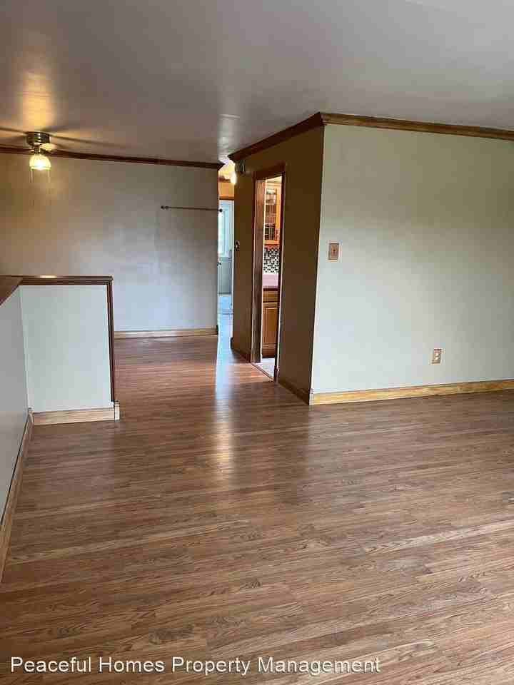 131 Lancaster Est - Photo 2 of 11