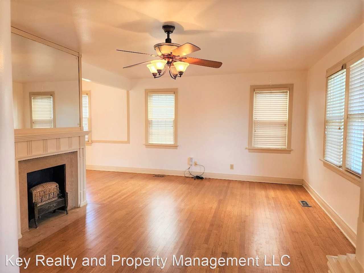2541 Nw 25th St - Photo 2 of 44