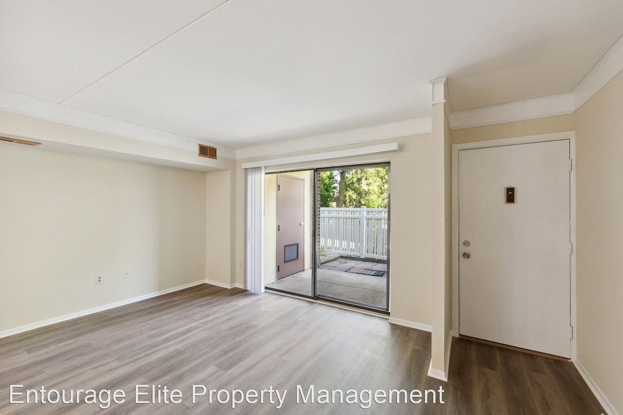 302 Stony Way - Photo 3 of 29