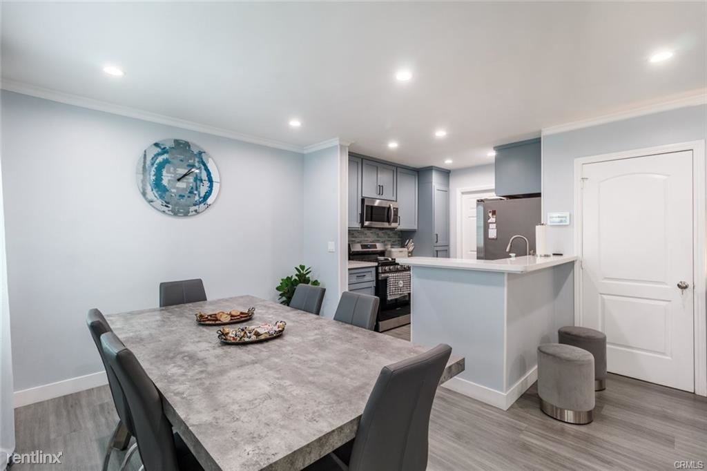 7046 De Celis Pl #6 - Photo 3 of 10