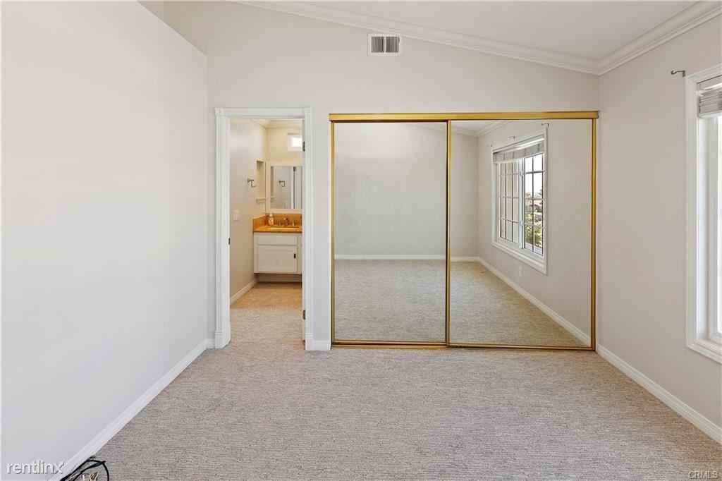 21451 Sterling Dr - Photo 2 of 9