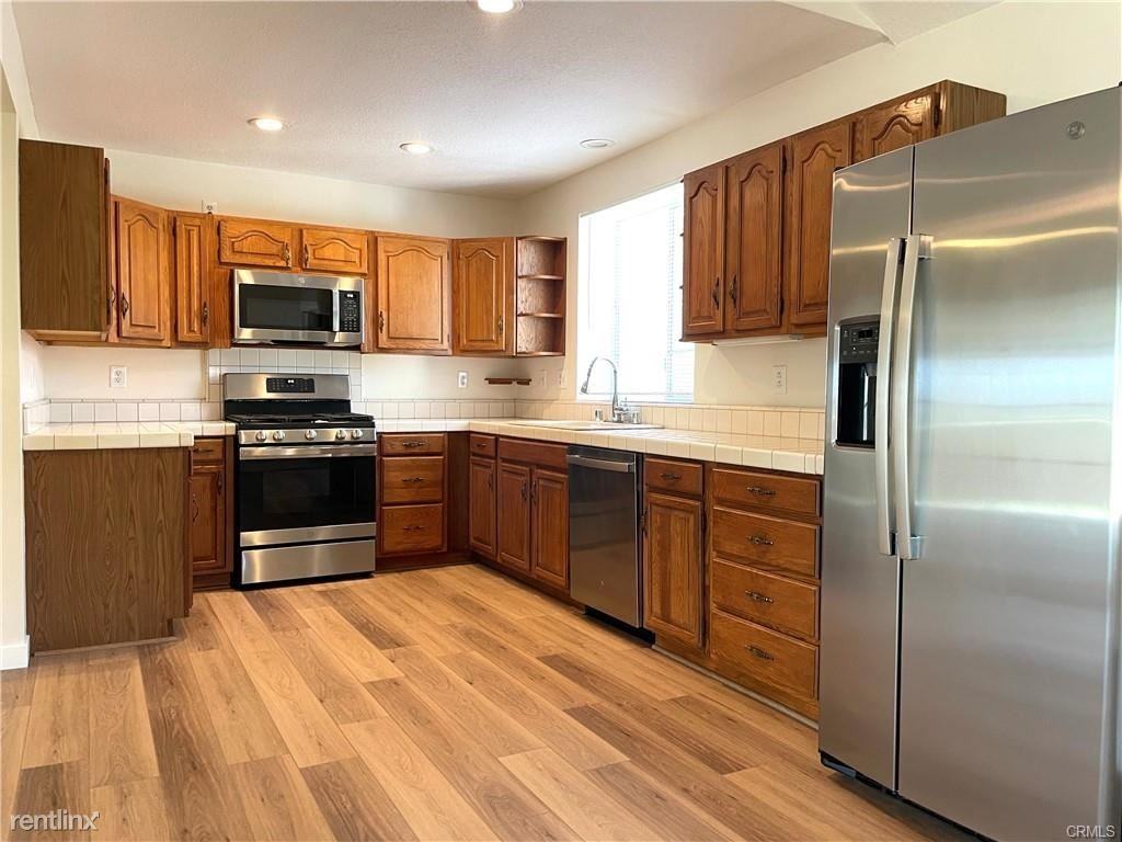 13621 Sioux Rd - Photo 2 of 9