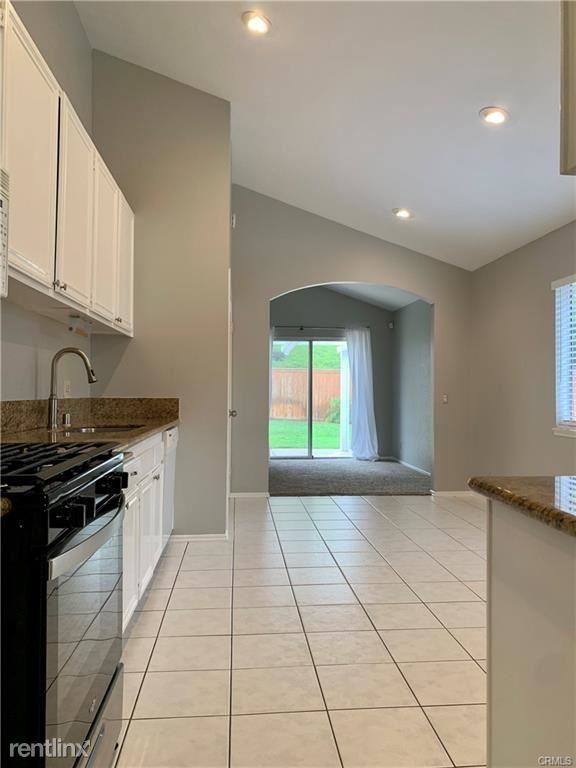 28492 Botorrita - Photo 2 of 10