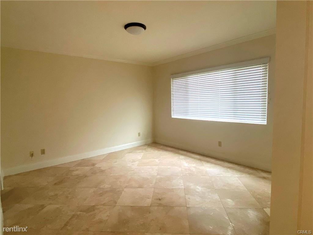 16830 Wyandotte St - Photo 2 of 9