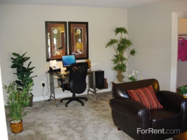 Fairways at Towson - Photo 2 of 15