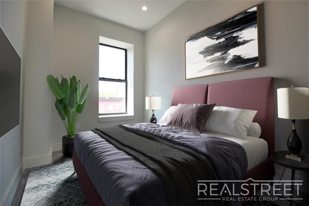 697 Dekalb Ave #4R - Photo 3 of 6