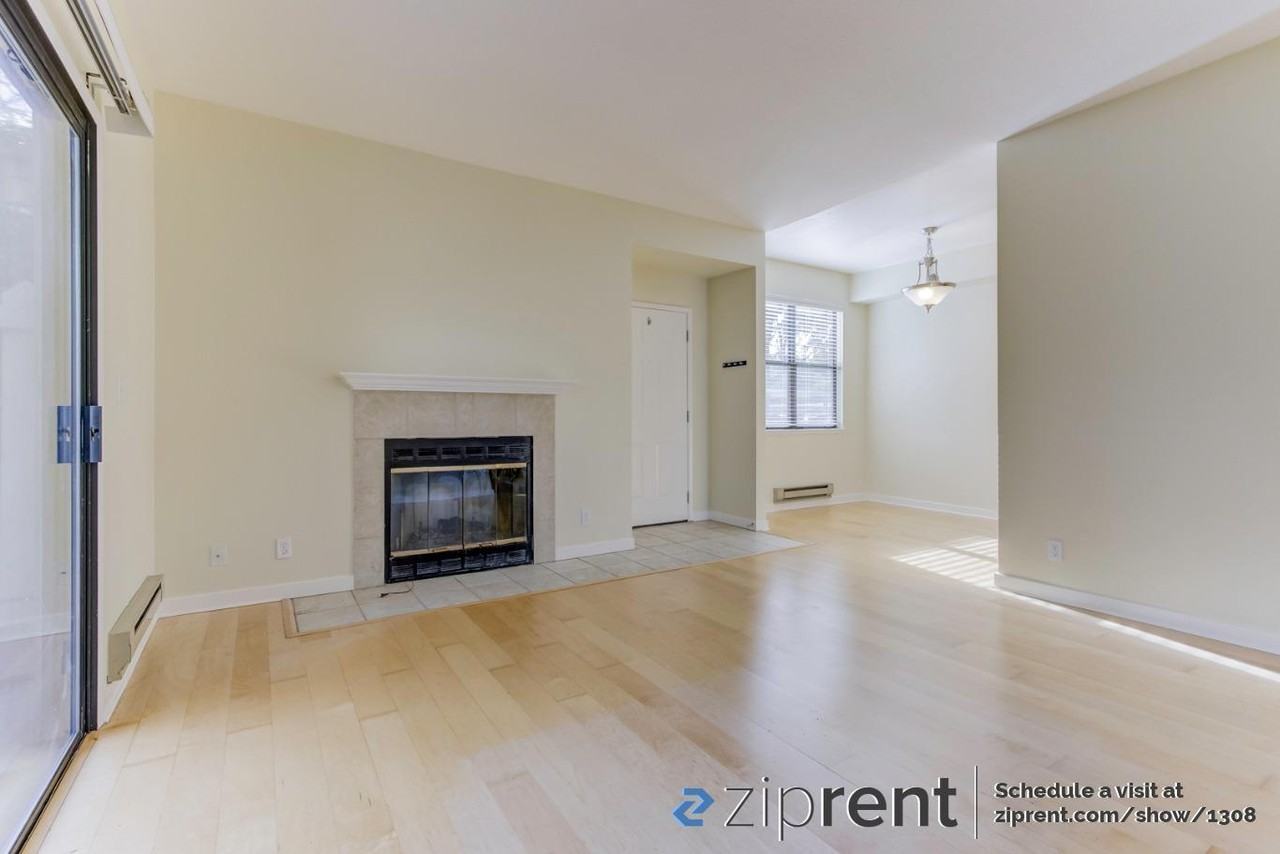 83 Shoreline Ct - Photo 2 of 15