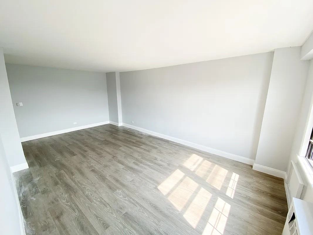 3555 Bruckner Blvd #8 - Photo 2 of 7