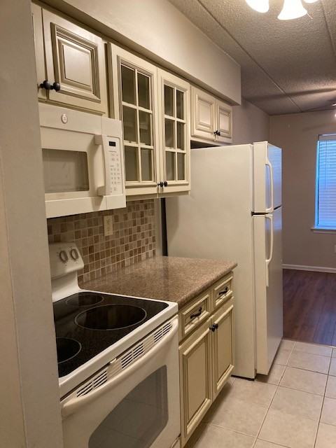 311 Washington Pl #311 - Photo 3 of 11