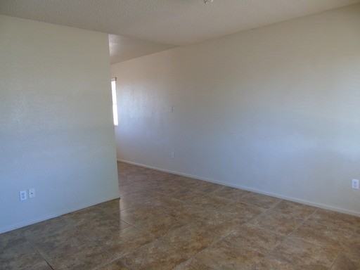 2136 S 44th Ave - Photo 3 of 8