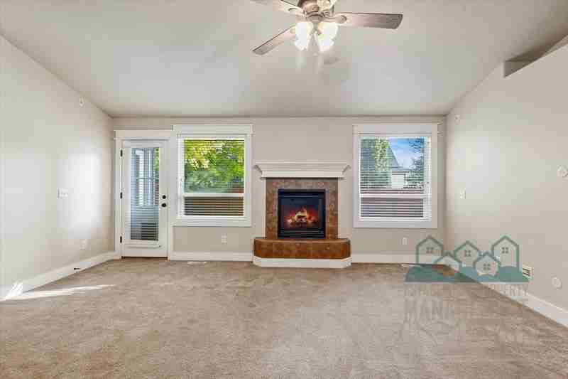 12505 W Tevoit St - Photo 4 of 35