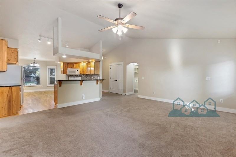 12505 W Tevoit St - Photo 5 of 35