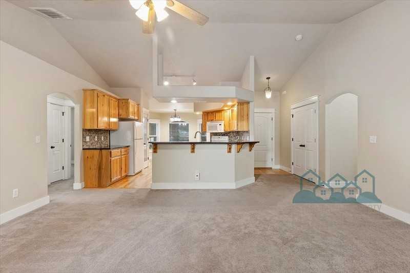 12505 W Tevoit St - Photo 7 of 35