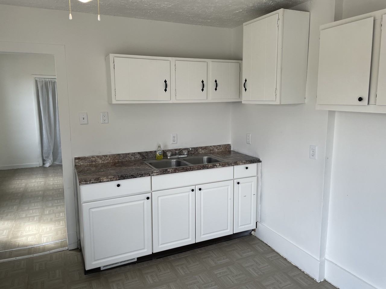 505 W 44th St #505 - Photo 2 of 21