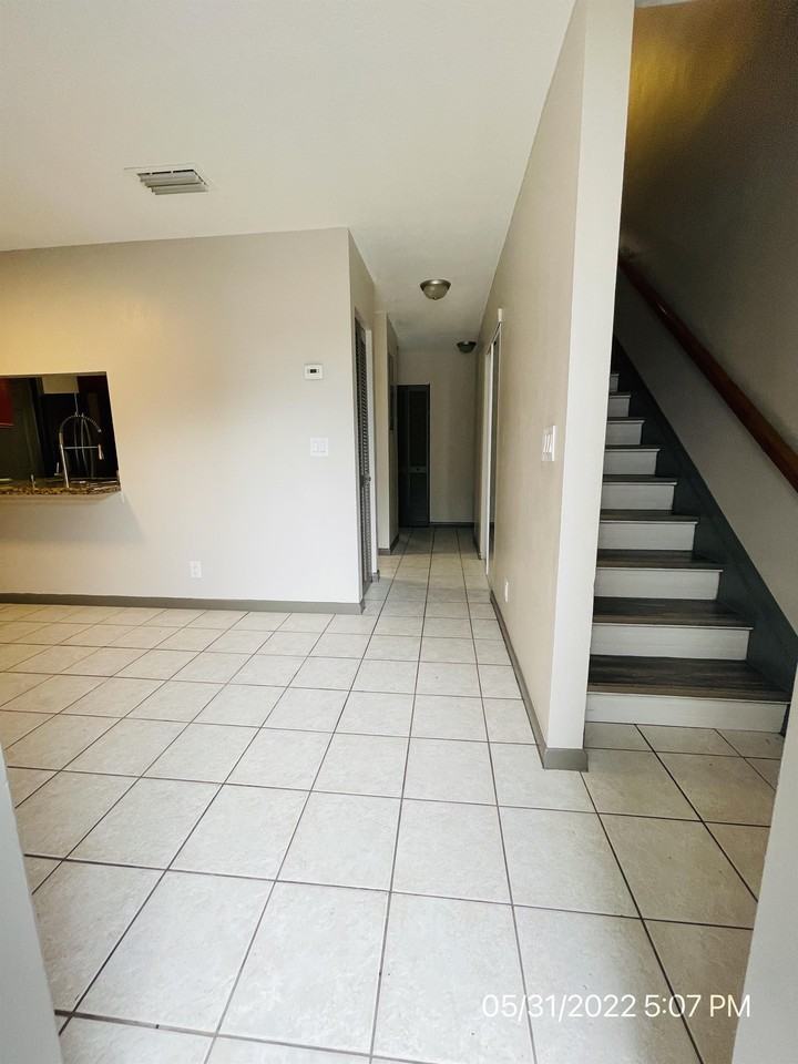 1125 W Prospect Rd #1121 - Photo 5 of 21