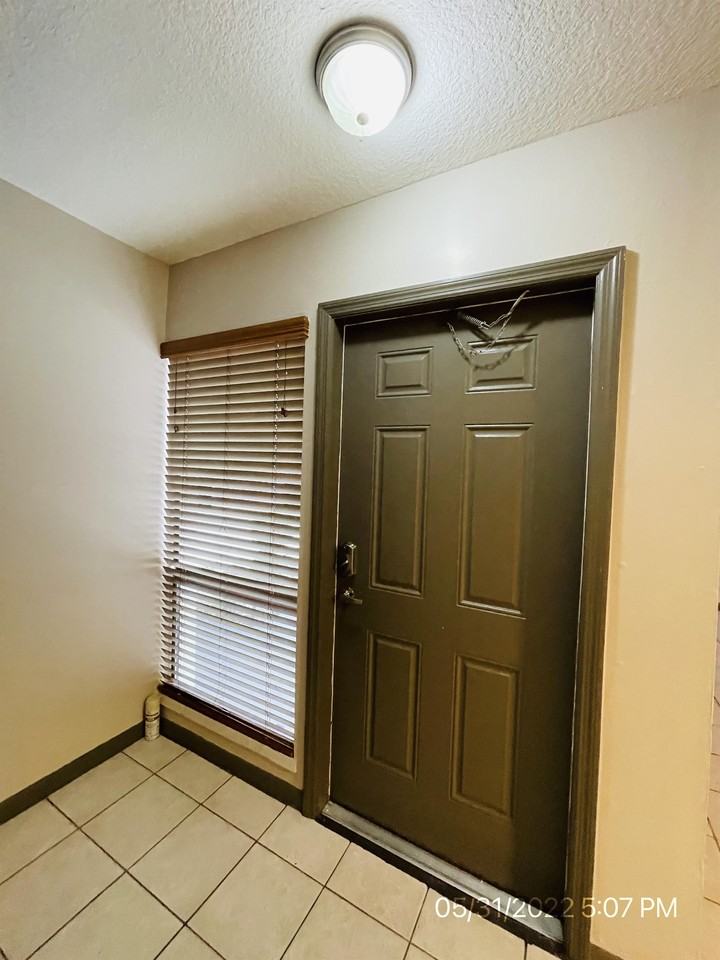 1125 W Prospect Rd #1121 - Photo 6 of 21
