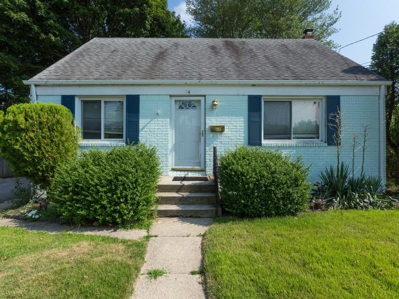 34 Bogart St - Photo 2 of 14