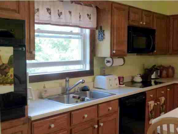 1562 Elm St - Photo 2 of 24