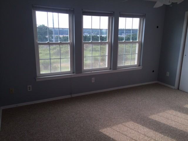 58 Greenview Ln - Photo 2 of 9