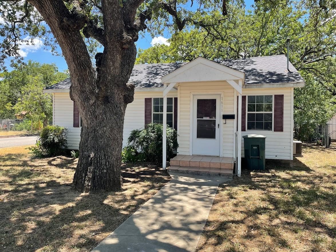 1611 9th St #NA - Photo 3 of 19