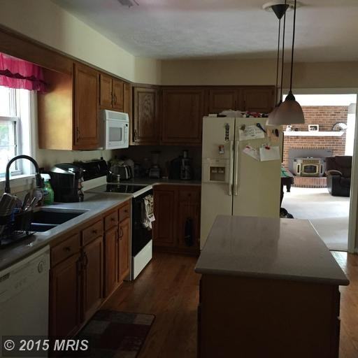 39488 Thomas Dr - Photo 3 of 16